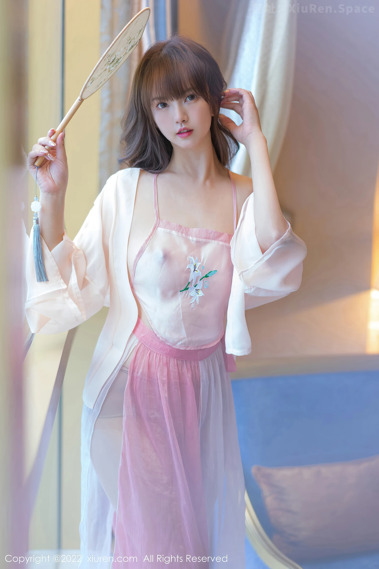 图片[2]-[XiuRen秀人网] VOL.5148 模特张思允Nice私房浅色轻透古装服饰半脱秀完美身材诱惑写真47P-秀人网官方网站